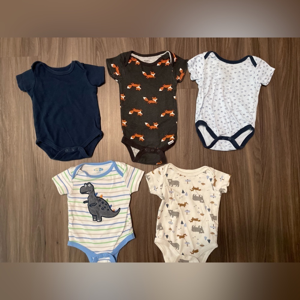 Assorted Baby Bodysuits Set - Navy, Black, White, Cream bundle size 6/9M